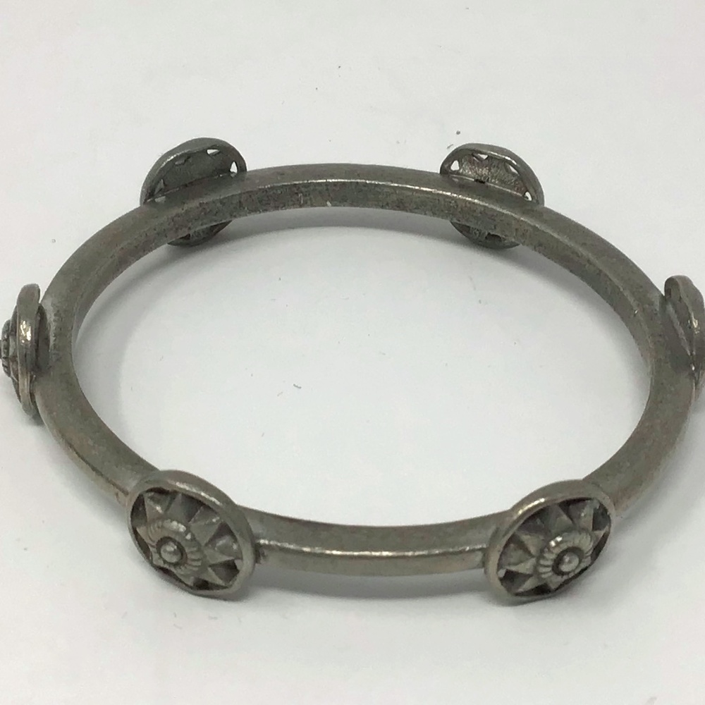 Ben-Amun Pewter 6 Star Flower Station Bracelet